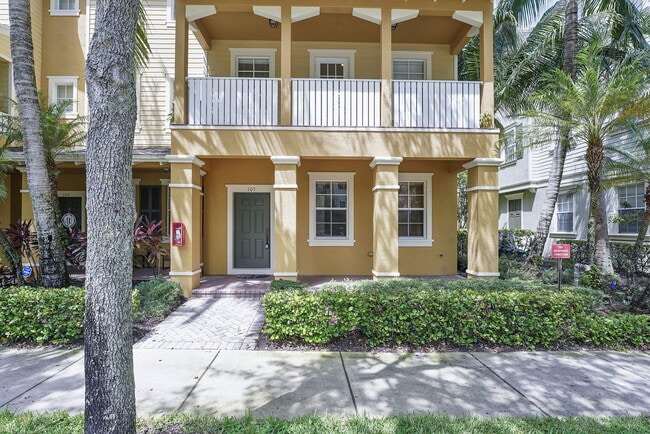 128 W Royal Palm Cir in Jupiter, FL - Foto de edificio - Building Photo