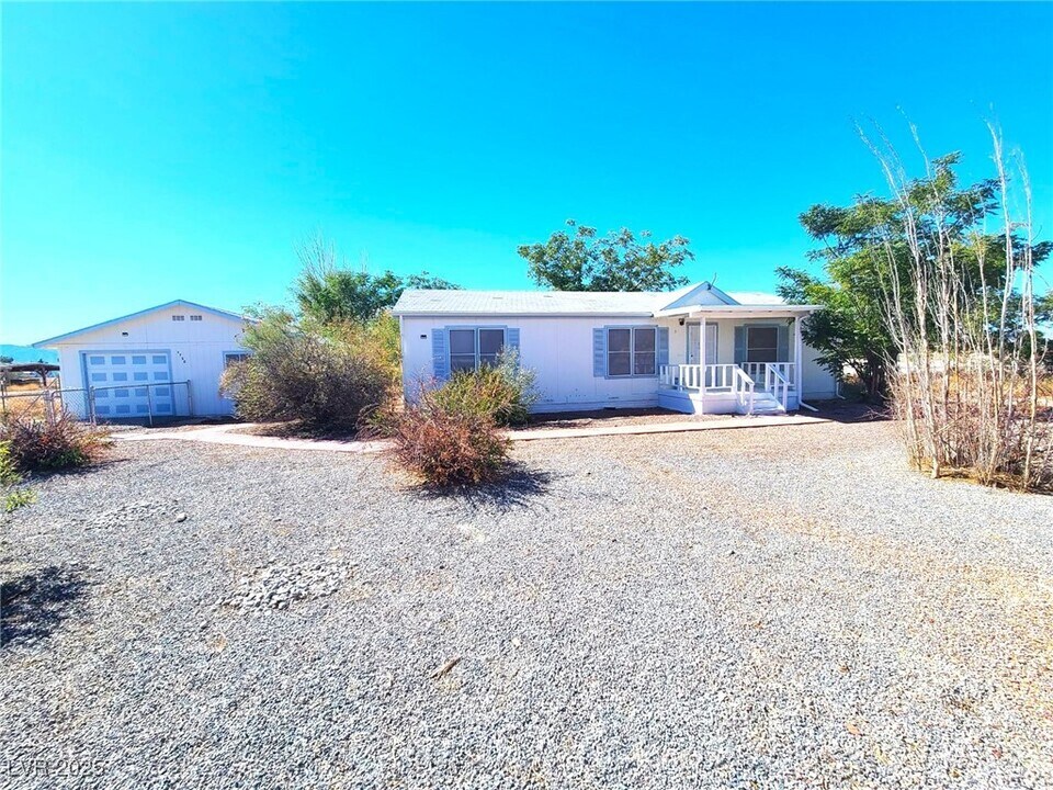3720 Rainbow Ave in Pahrump, NV - Building Photo