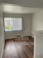 4542 W Imperial Hwy in Inglewood, CA - Building Photo - Building Photo