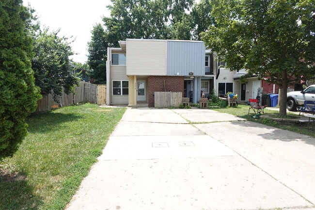 property at 2021 Berkshire Cir