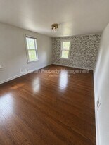 3013 Portage Street in Kalamazoo, MI - Building Photo