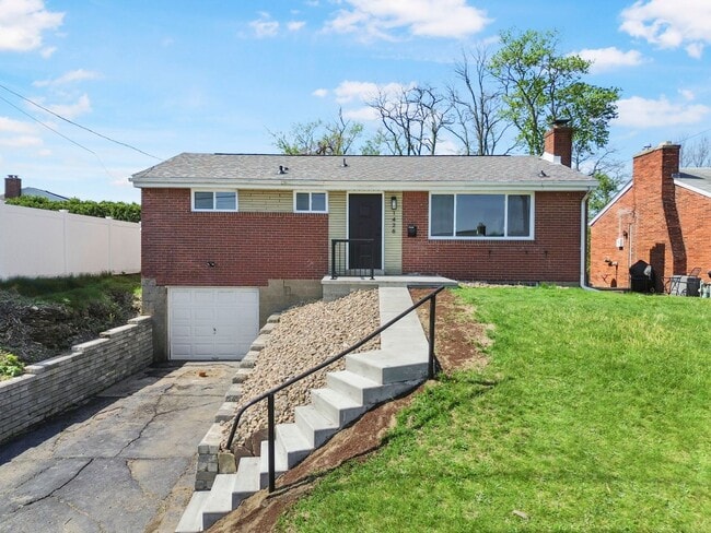 property at 1426 Magnolia Dr