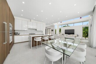 1201 W 47th St in Miami Beach, FL - Building Photo - Building Photo