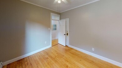 1729 Commonwealth Ave in Boston, MA - Foto de edificio - Building Photo