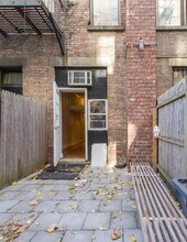 51 Leroy St in New York, NY - Building Photo - Building Photo