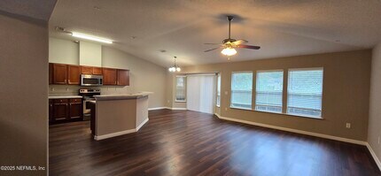 2403 Brian Lakes Dr E in Jacksonville, FL - Building Photo - Building Photo