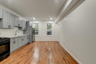 37 Logan Ave in Jersey City, NJ - Building Photo - Building Photo