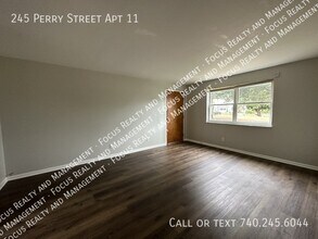 245 Perry St-Unit -11 in Lancaster, OH - Building Photo - Building Photo