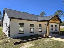 11670 SE 55th Ln in Morriston, FL - Building Photo