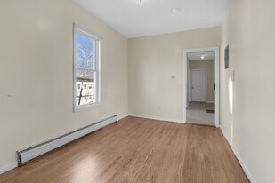284 Watchung Ave in Orange, NJ - Building Photo