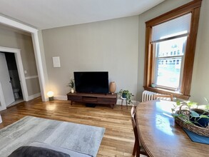 315 Allston St, Unit 3 in Boston, MA - Foto de edificio - Building Photo