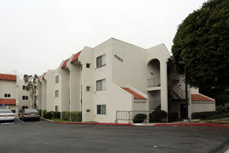 Regency Villas in San Diego, CA - Foto de edificio - Building Photo