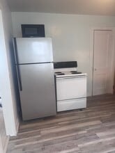 2171 Carabel Ave, Unit 1 in Lakewood, OH - Foto de edificio - Building Photo