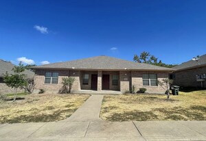 4414 Reveille Rd in College Station, TX - Building Photo