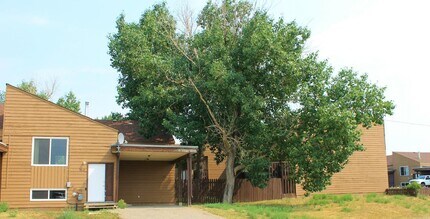Loran Townhomes in Dawson Creek, BC - Building Photo - Building Photo