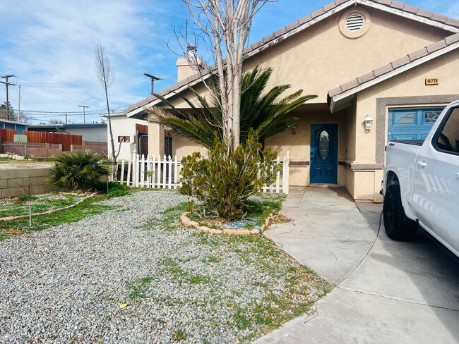 16726 Lacy St in Victorville, CA - Building Photo - Building Photo