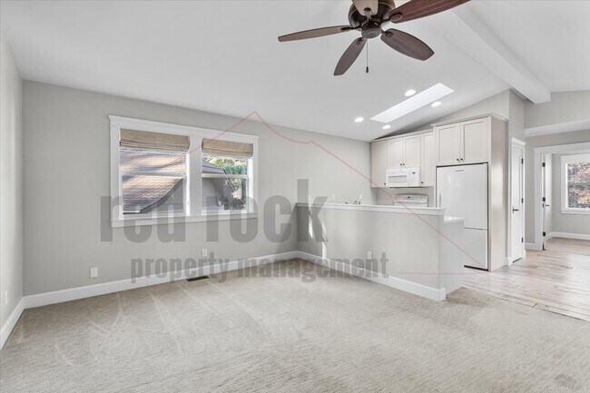 1669 E Bozanta Dr in Hayden Lake, ID - Foto de edificio - Building Photo