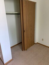 902 Benton Dr in Iowa City, IA - Building Photo - Building Photo