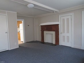 353 Main St in East Hartford, CT - Building Photo - Building Photo