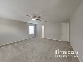 160 Hinge Path in Cibolo, TX - Foto de edificio - Building Photo