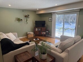 124 Tennis Plaza Rd in Dracut, MA - Building Photo - Building Photo