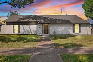 1203 Edgewood Dr in Richardson, TX - Building Photo