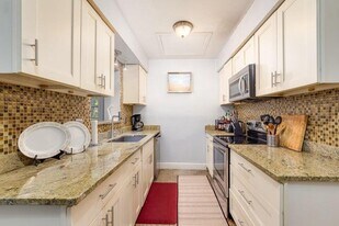 145 SE 3rd Ave in Boynton Beach, FL - Building Photo