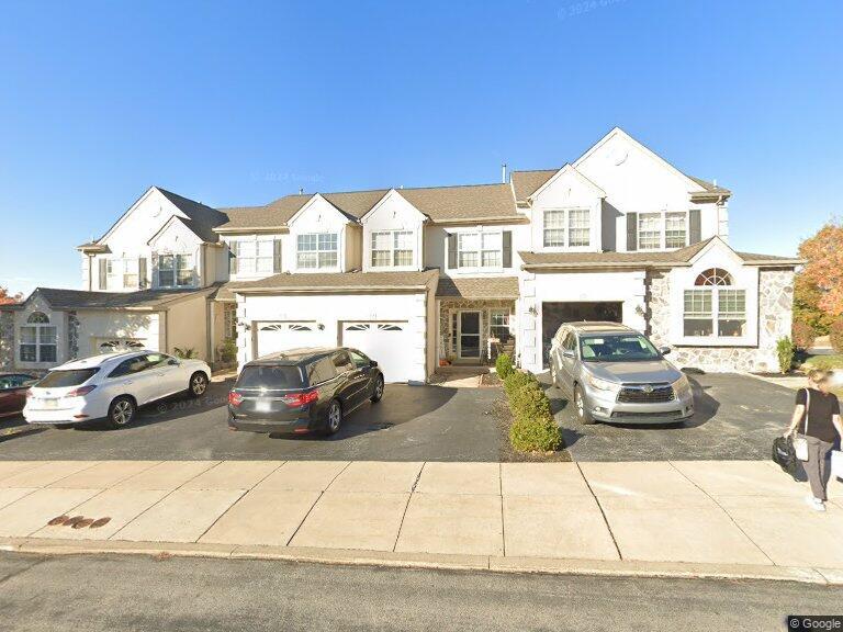 654 Fawn Cir in King of Prussia, PA - Building Photo
