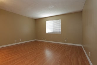 Nova Ridge in Albuquerque, NM - Building Photo - Interior Photo