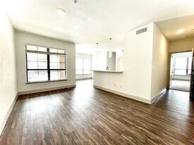 2222 Smith St in Houston, TX - Building Photo