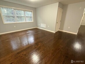1400 St Georges Ave in Avenel, NJ - Building Photo - Building Photo