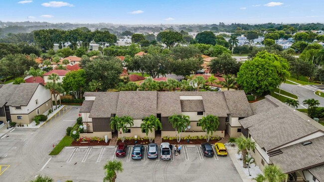 1665 Cabot Ln in Wellington, FL - Building Photo - Building Photo