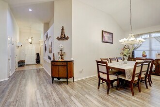 6613 Cromarty Ln in Austin, TX - Building Photo - Building Photo