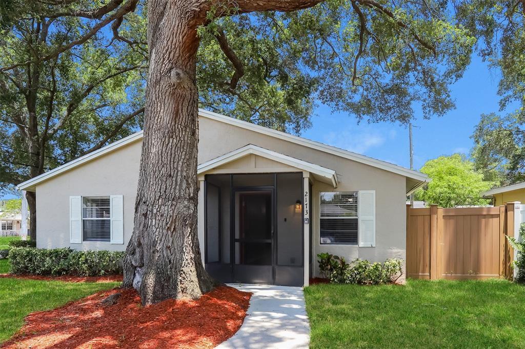 2173 Capri Dr in Clearwater, FL - Building Photo