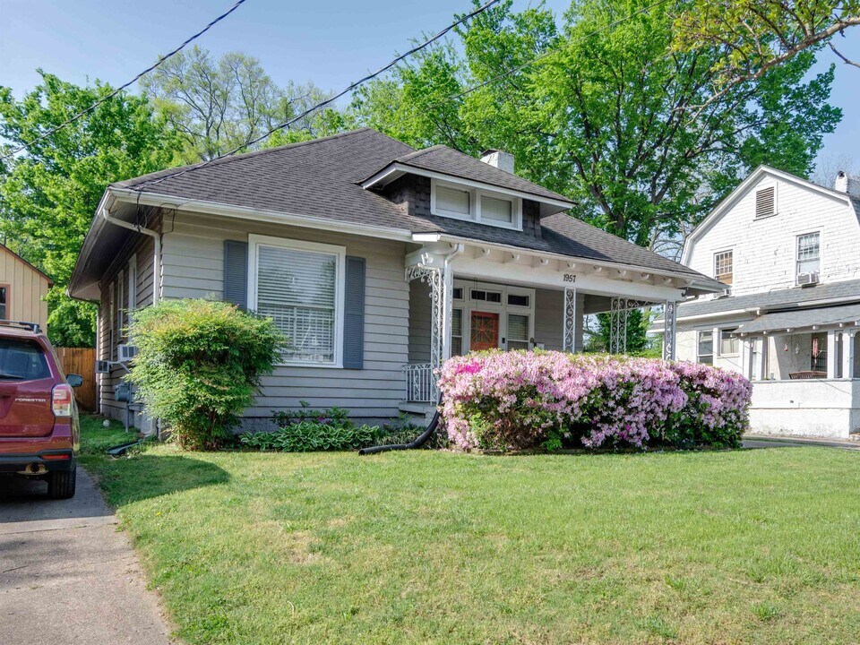 1957 Cowden Ave in Memphis, TN - Building Photo