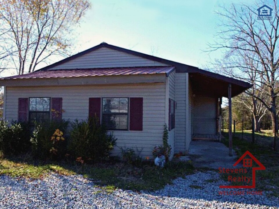 2404 N Washington Ave in Cookeville, TN - Building Photo