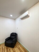 5041 Delbon Way in Palmdale, CA - Foto de edificio - Building Photo