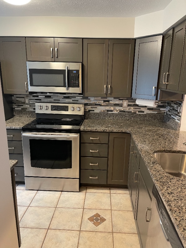 231 Shady Ridge Dr in Monroeville, PA - Foto de edificio - Building Photo