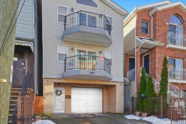191 Griffith St in Jersey City, NJ - Building Photo - Building Photo
