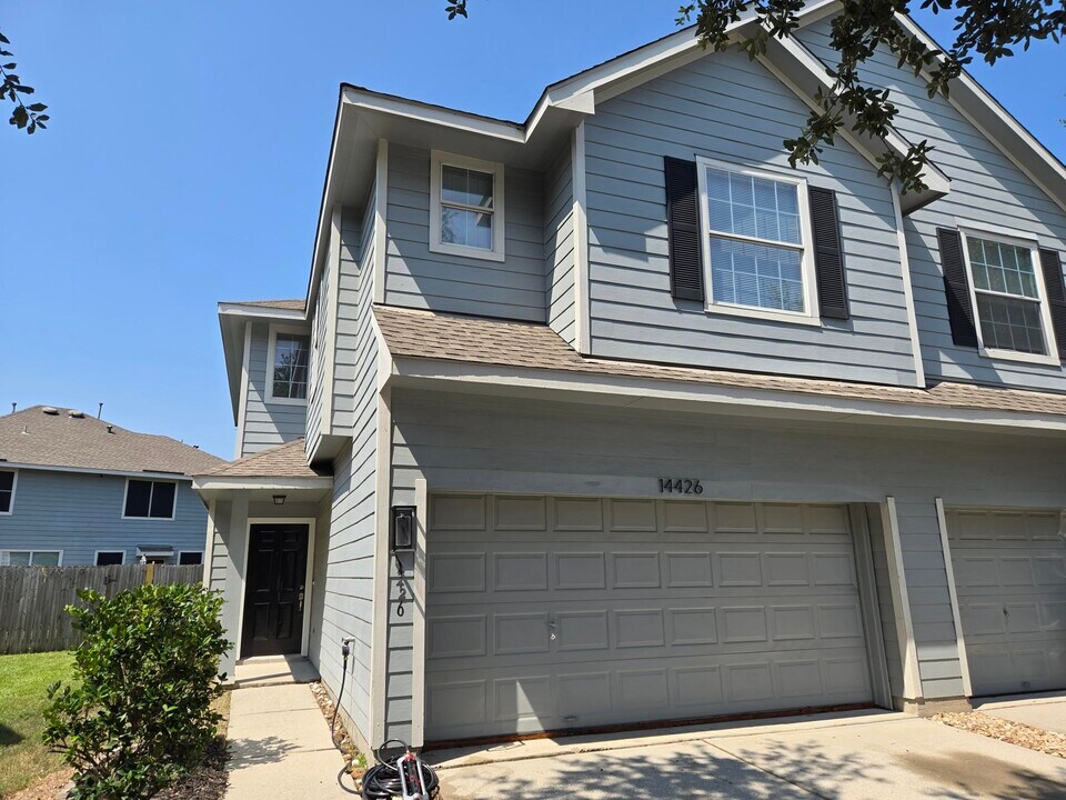 14426 Fairbuff Ln in Houston, TX - Building Photo