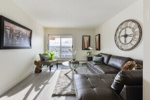 Morningside Estates in Edmonton, AB - Building Photo