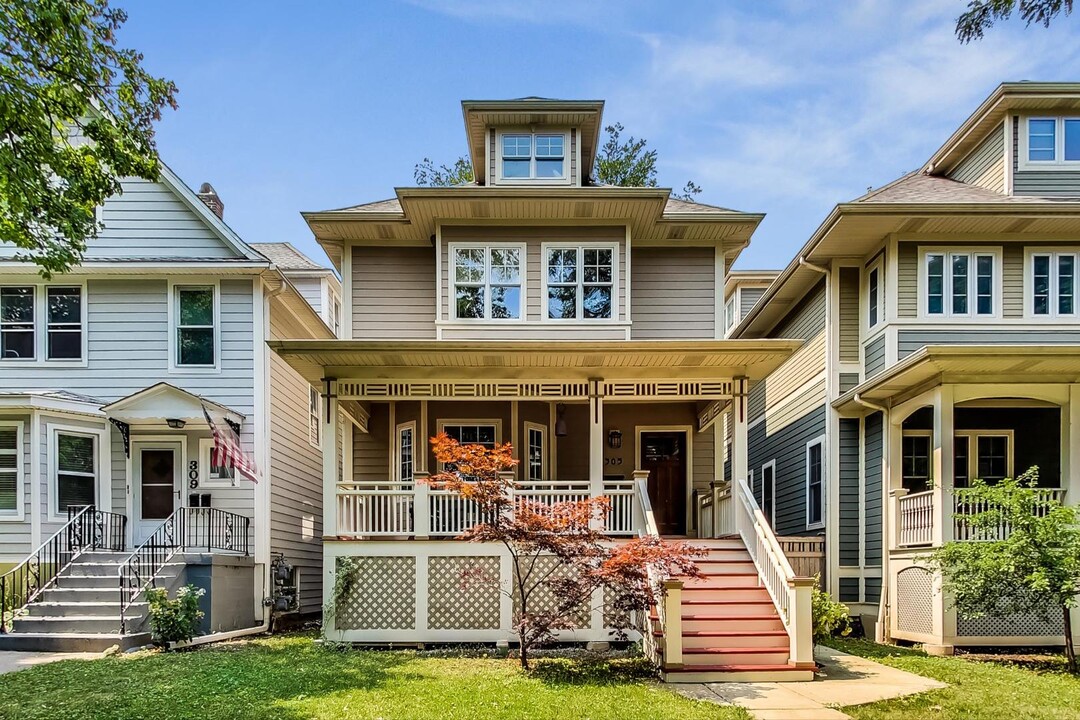 305 Marengo Ave in Forest Park, IL - Building Photo