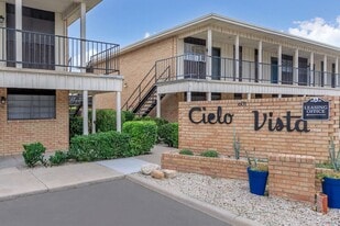 Cielo Vista in Carlsbad, NM - Building Photo