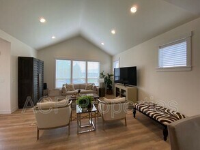 1285 Salix Ln in Lynden, WA - Building Photo - Building Photo