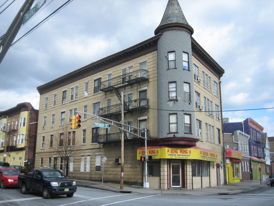 104 President St in Passaic, NJ - Foto de edificio