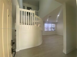 241 E Bayridge Dr in Weston, FL - Foto de edificio - Building Photo