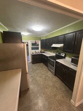 2121 W Wedington Dr in Fayetteville, AR - Building Photo - Building Photo