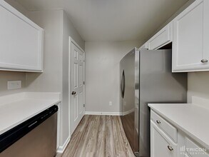 325 Cayman Way in Charlotte, NC - Building Photo - Building Photo