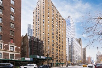 230 West End Avenue in New York, NY - Building Photo - Building Photo