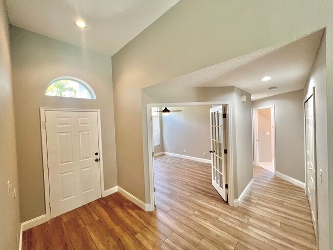 1922 Wood Bend St in Tarpon Springs, FL - Building Photo - Building Photo